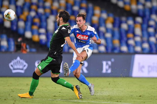 伊朗动荡局势下 伊朗女足比出和平手势